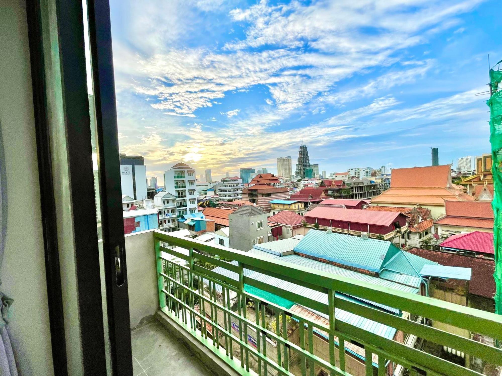 Sky Hotel Central Phnom Penh - Rooms & Apartments Zewnętrze zdjęcie