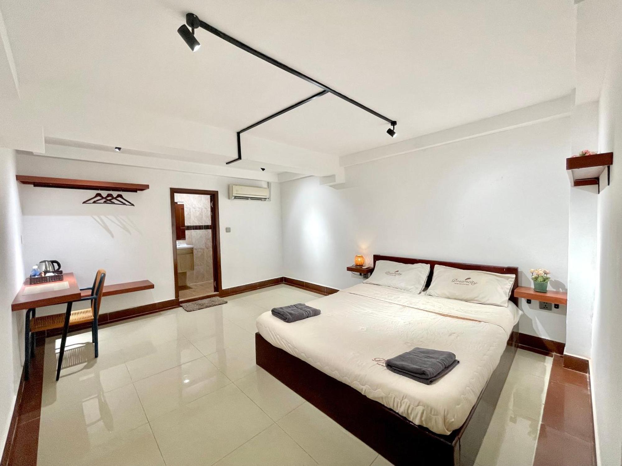Sky Hotel Central Phnom Penh - Rooms & Apartments Zewnętrze zdjęcie